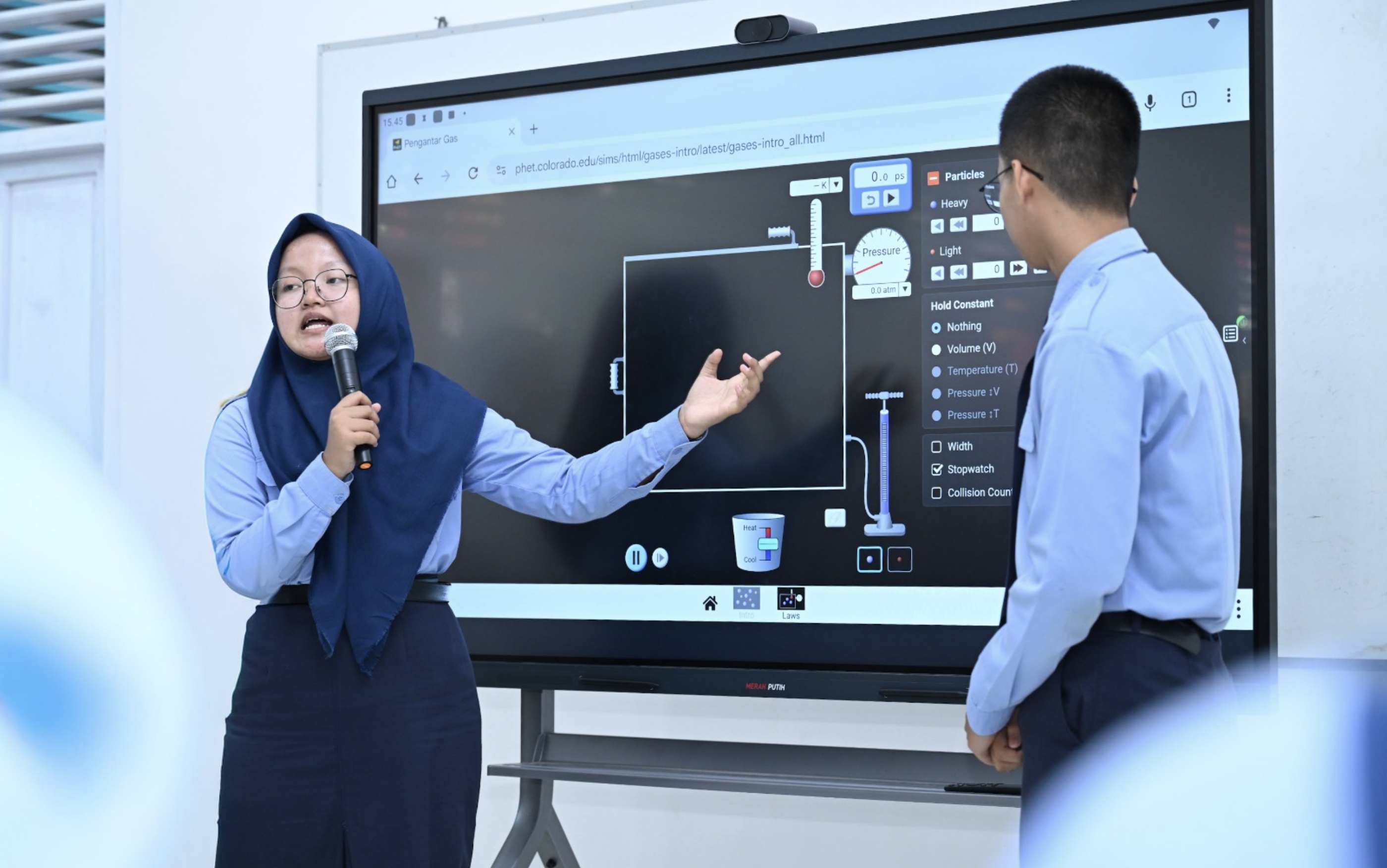 Dengan papan Digital, Belajar Mulai Terasa Seperti Sebuah Pengalaman